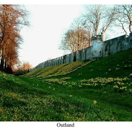 Ferienhaus With Free Parking, 10 Min Walk To Bar Walls