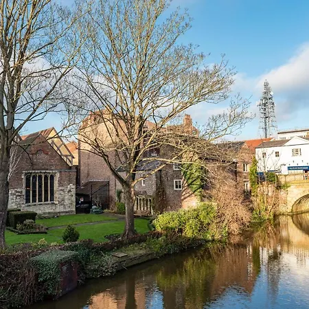 With Free Parking, 10 Min Walk To Bar Walls * York