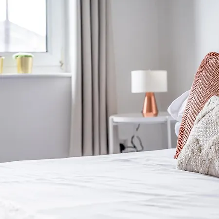 With Free Parking, 10 Min Walk To Bar Walls * York