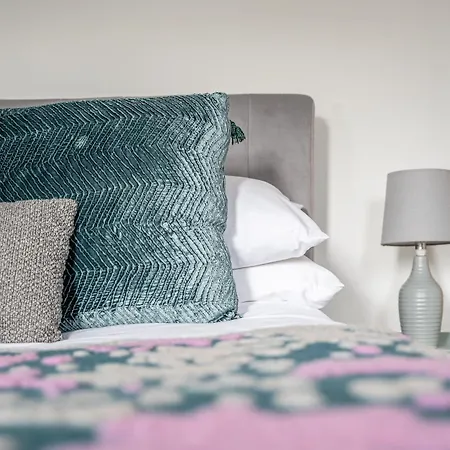 With Free Parking, 10 Min Walk To Bar Walls York